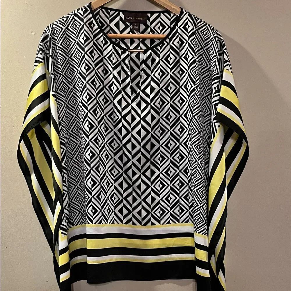 Dana Buchman Black and White Geometric Top with Yellow Accents